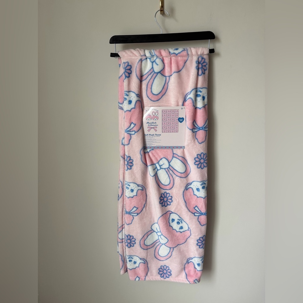 Viral Monchhichi Pink Blanket